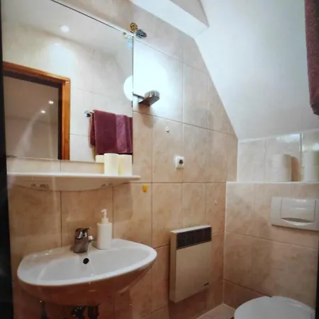 Ivi Apartment *