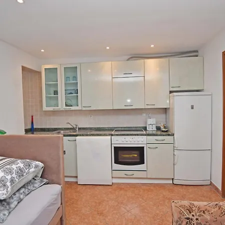 Ivi Apartment